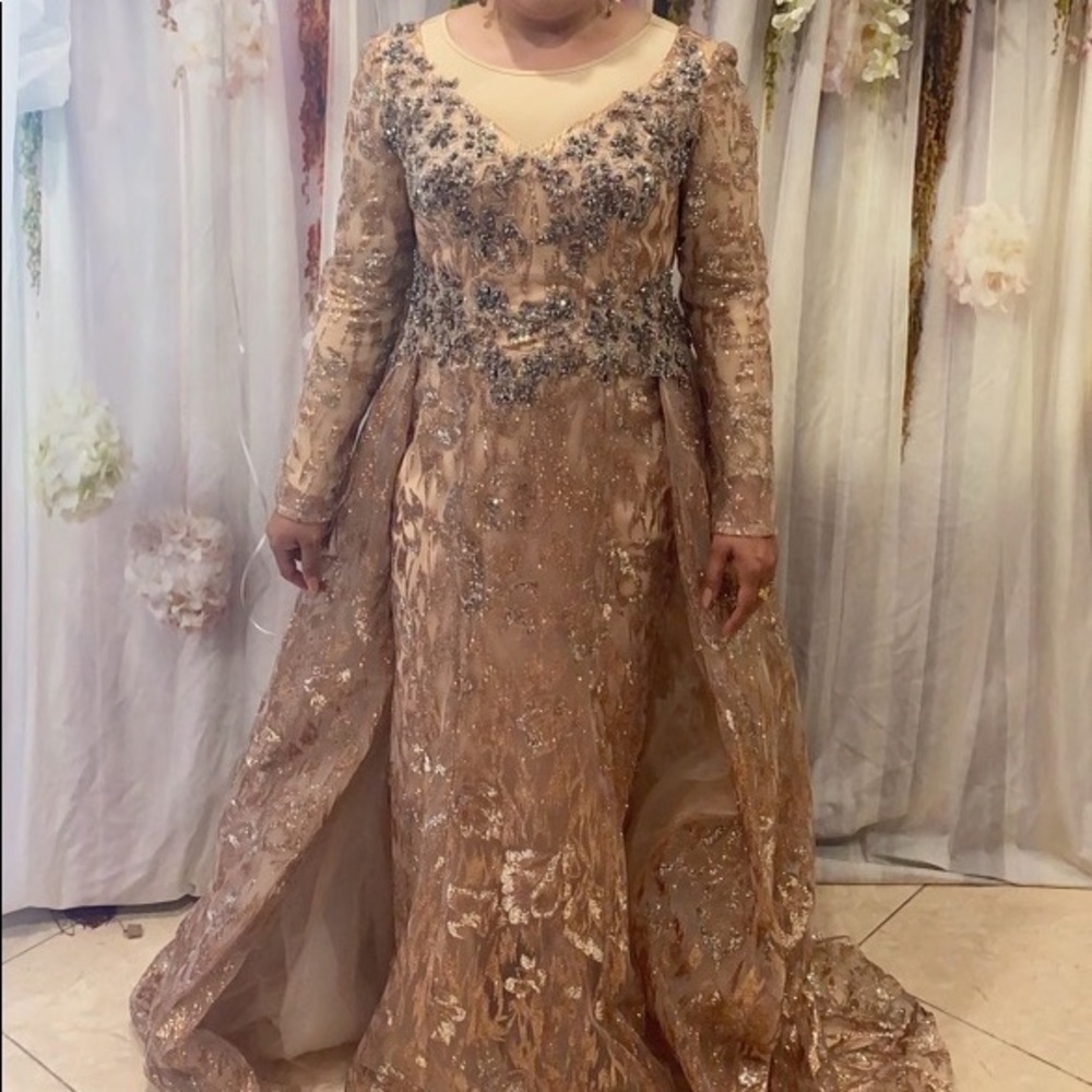 GORGEOUS CHAMPAGNE PINK PROM OVERSKIRT DRESS